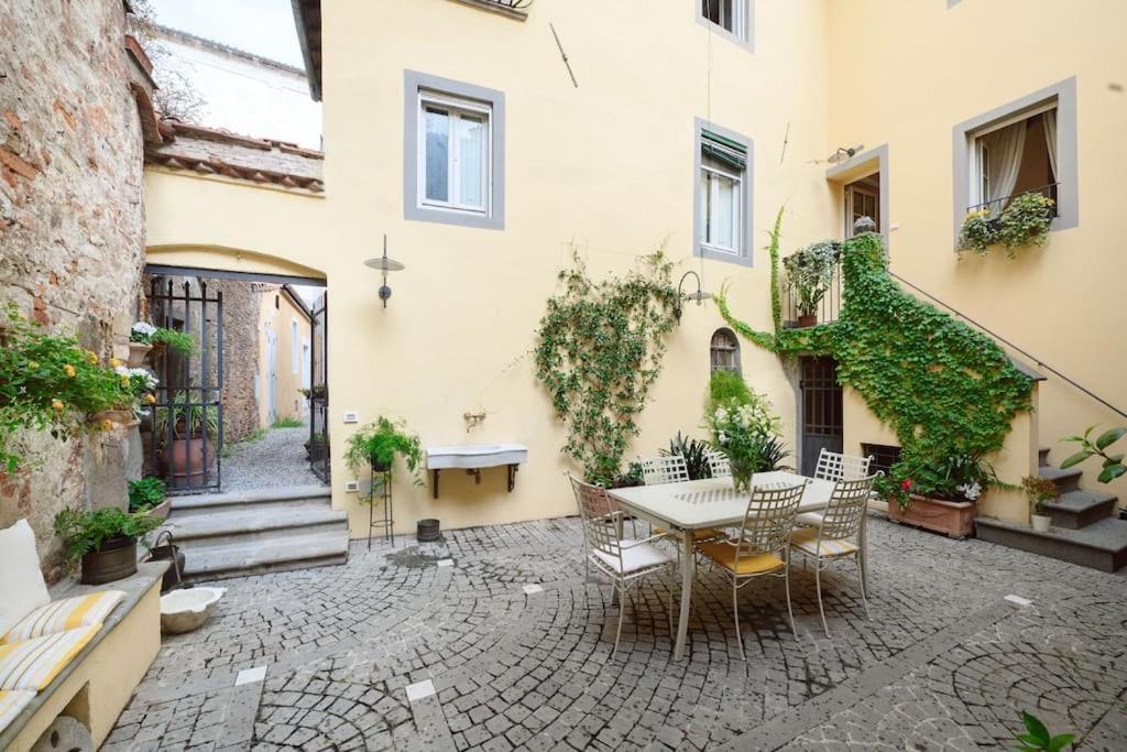 Corte Paolina - Charming Courtyard Inside Lucca Esterno foto