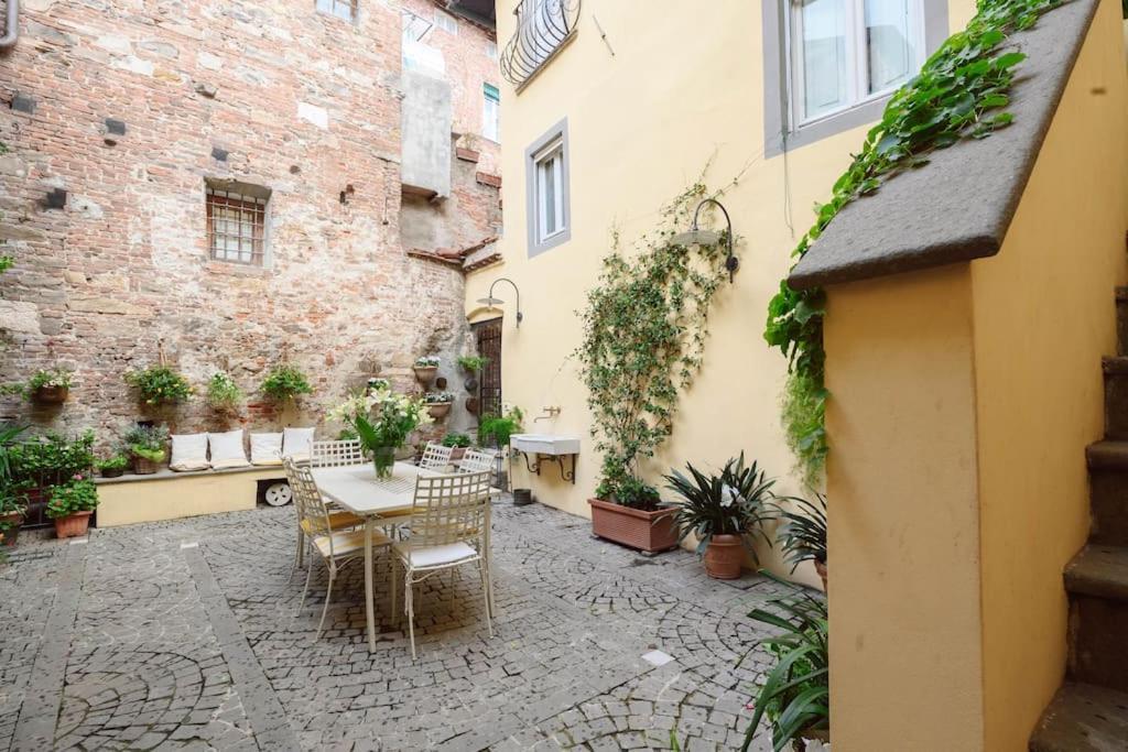 Corte Paolina - Charming Courtyard Inside Lucca Esterno foto