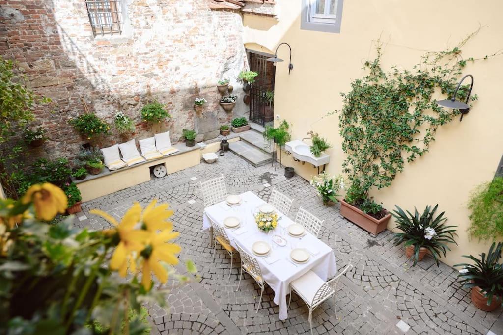 Corte Paolina - Charming Courtyard Inside Lucca Esterno foto