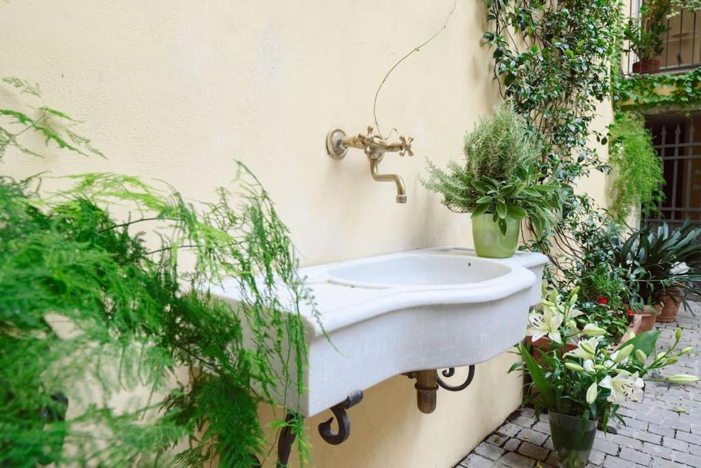 Corte Paolina - Charming Courtyard Inside Lucca Esterno foto